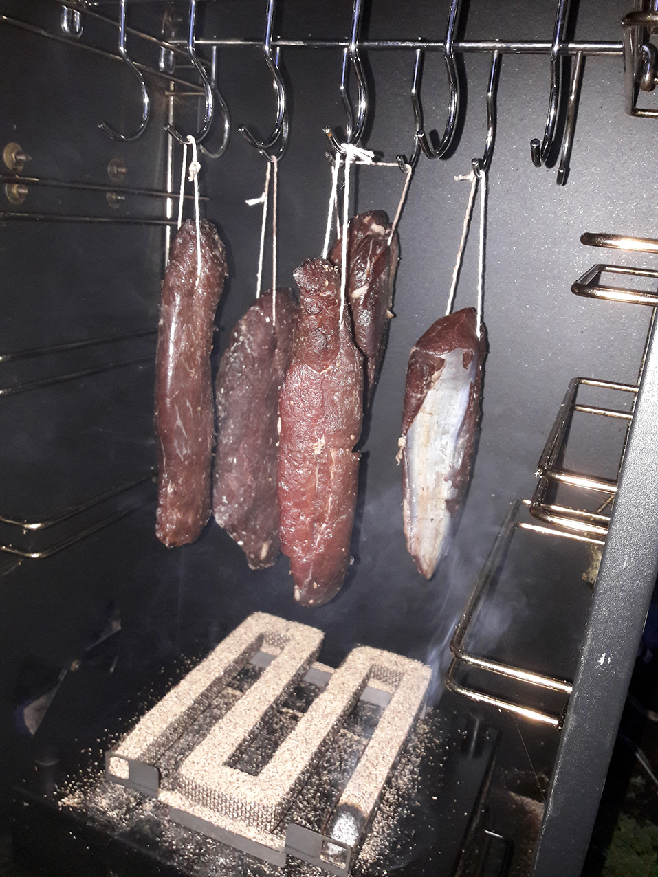 Wildschweinschinken räuchern