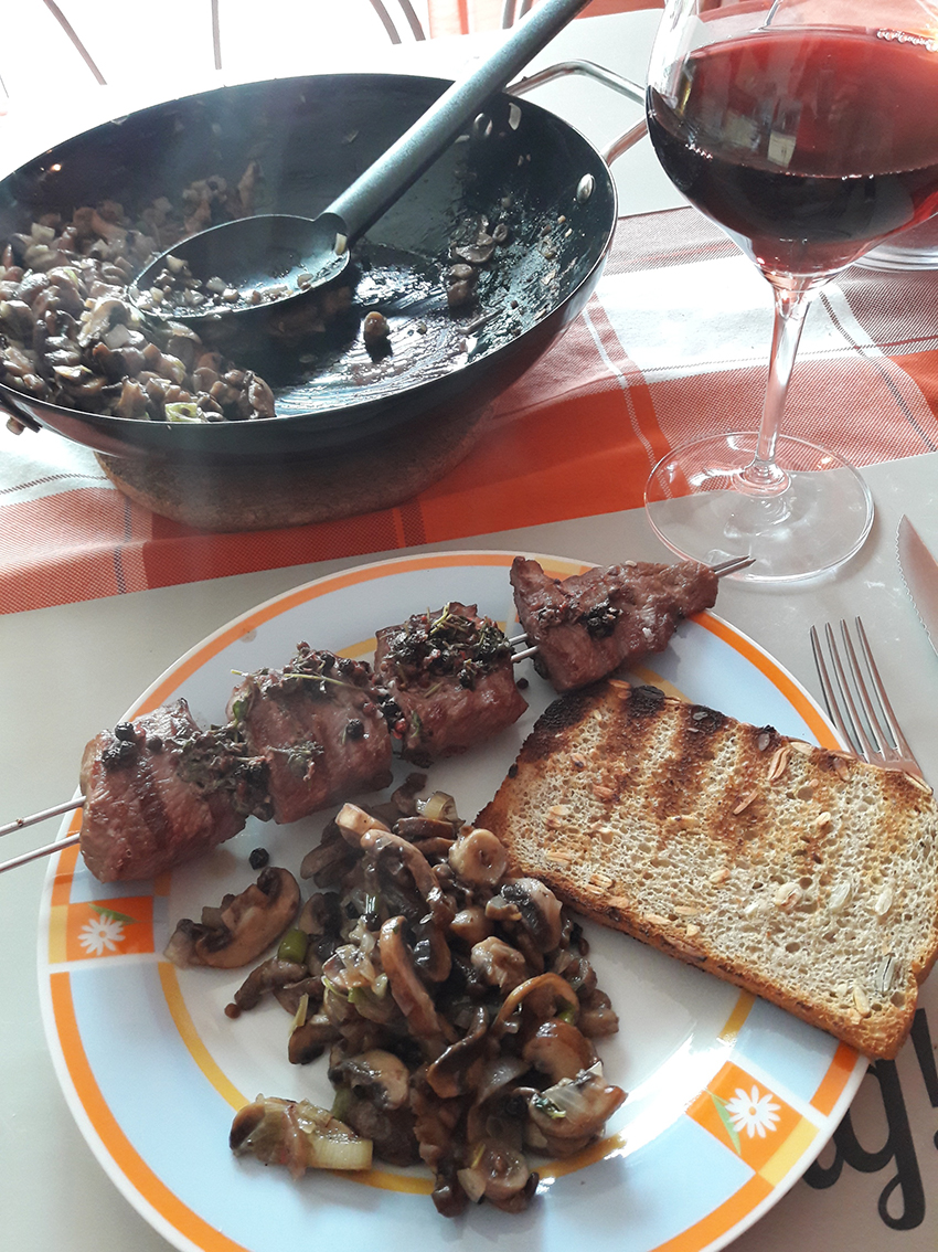 20180624_131436_Schwarzkittel grillen